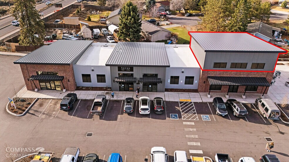 More Photos Of 21185 Reed Market Rd, Bend Storefront Retail Office For Lease