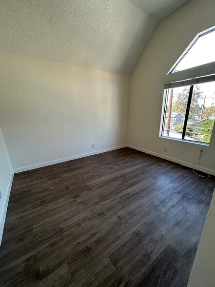 More Photos Of 311-313 E Pine St, Santa Ana Apartments For Sale