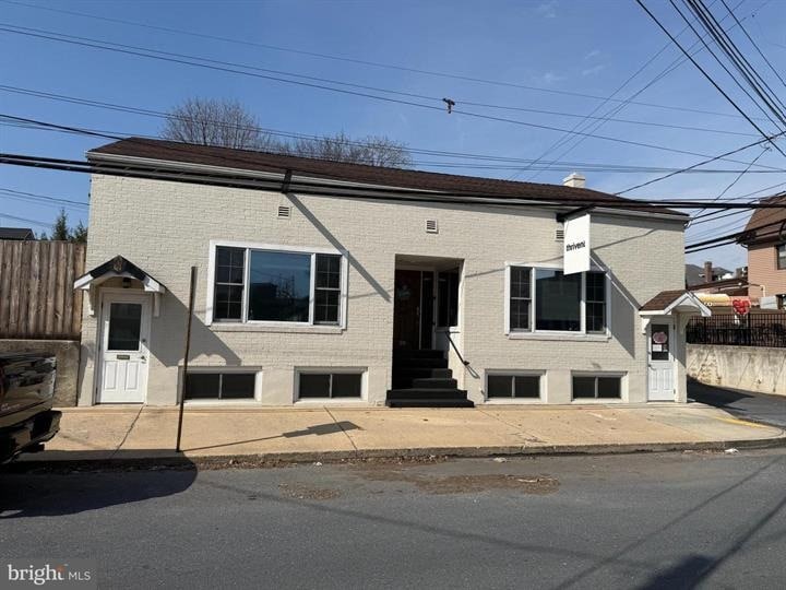 Primary Photo Of 20 Linden Rd, Hershey Office Residential For Lease