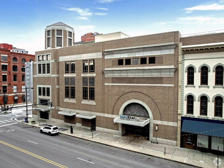More Photos Of 49 W Maryland St, Indianapolis General Retail For Lease
