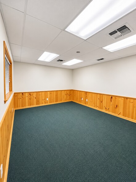 More Photos Of 1703 E Whaley St, Longview Warehouse For Sale