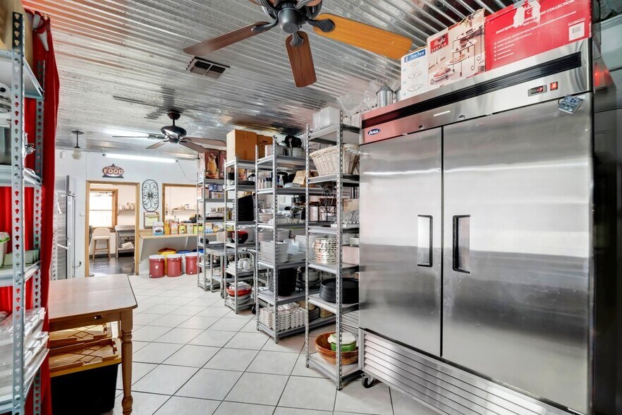 More Photos Of 3101 N Orange Blossom Trl, Zellwood Restaurant For Sale