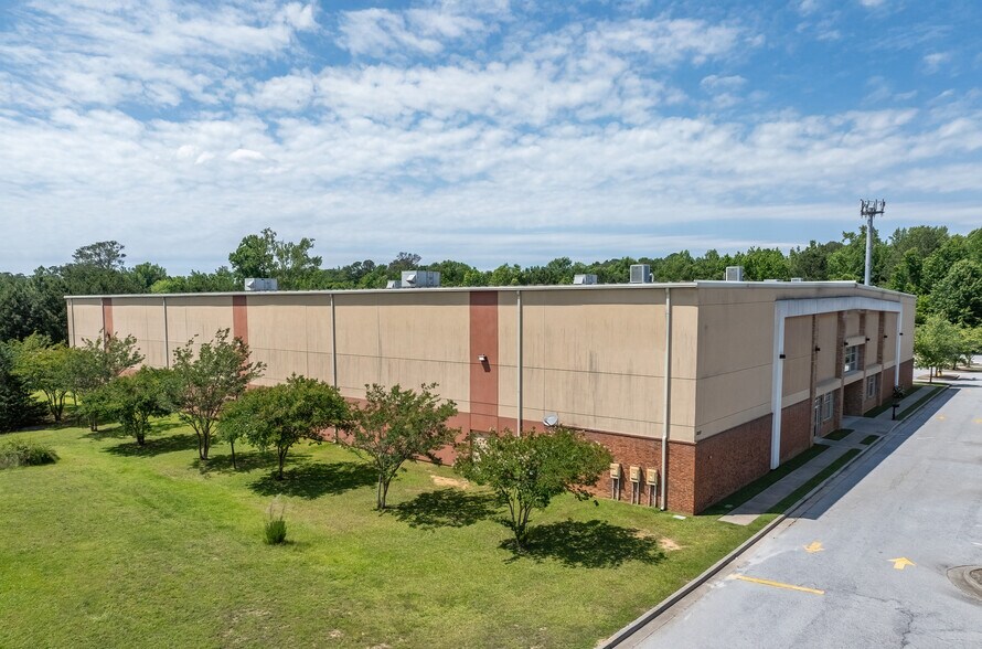 More Photos Of 3237 Krisam Creek Dr, Loganville Industrial For Sale