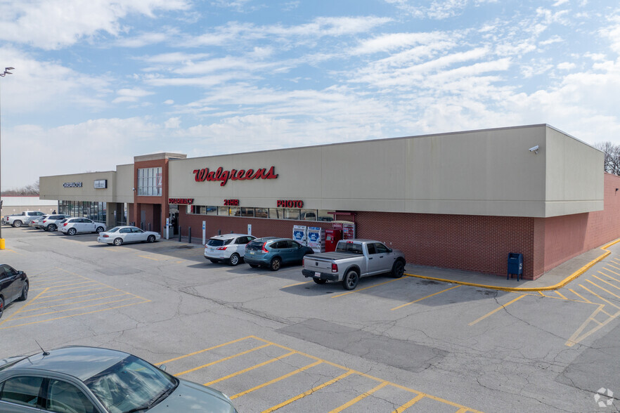 Primary Photo Of 2545 E Euclid Ave, Des Moines Freestanding For Lease