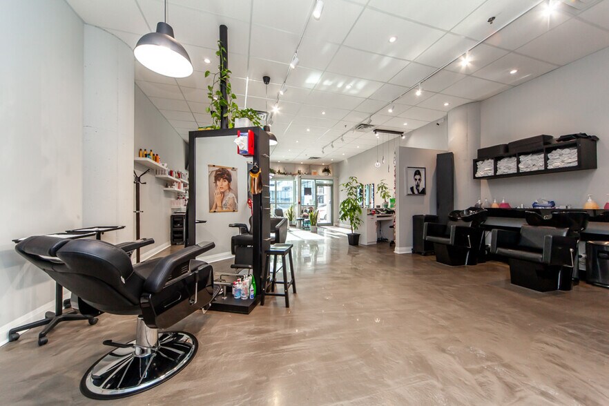 More Photos Of 250-300 Manitoba St, Toronto Apartments For Sale
