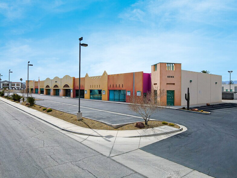 More Photos Of 5045 Rogers St, Las Vegas Showroom For Lease