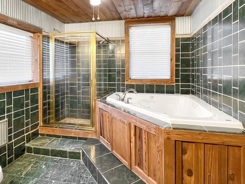 More Photos Of 2982 Harvey Bowden Rd, Paris Winery Vineyard For Sale