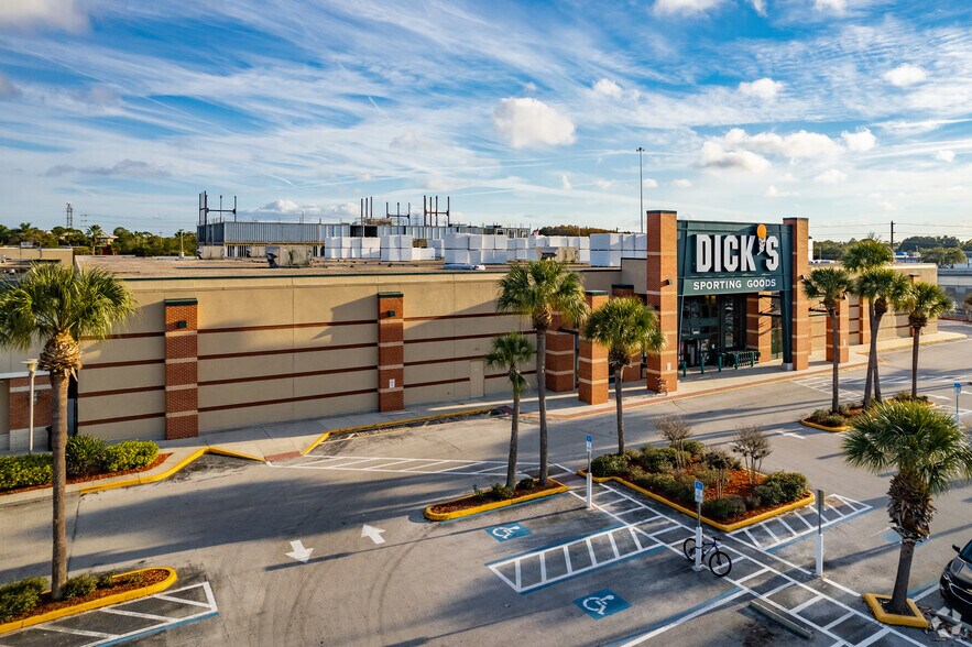 More Photos Of 26583-27001 Us Highway 19 N, Clearwater Unknown For Lease