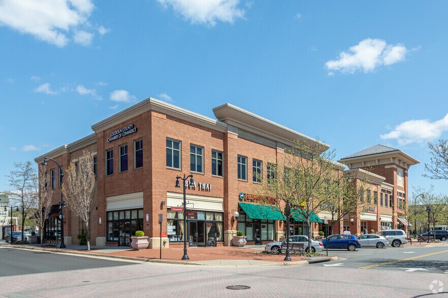 More Photos Of 19301-19329 Winmeade Dr, Leesburg Storefront Retail Office For Lease