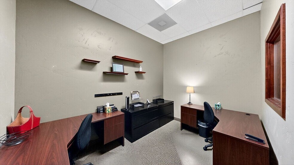 More Photos Of 1510 W Kettleman Ln, Lodi Office For Sale