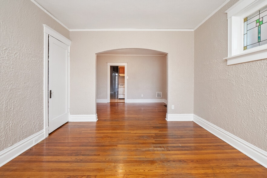 More Photos Of 5027 Chippewa St, Saint Louis Multifamily For Sale