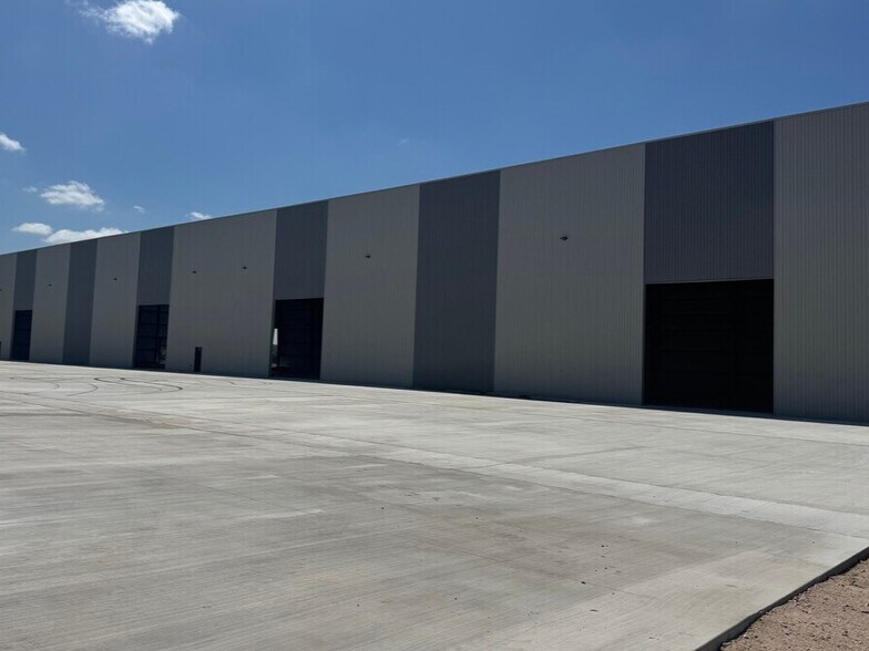 More Photos Of 209 W Interstate 2, Mission Warehouse For Lease