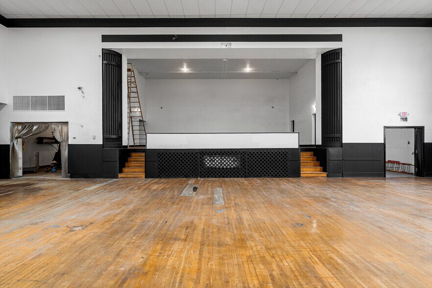 More Photos Of 379 Cherry St, Pottstown Flex For Lease