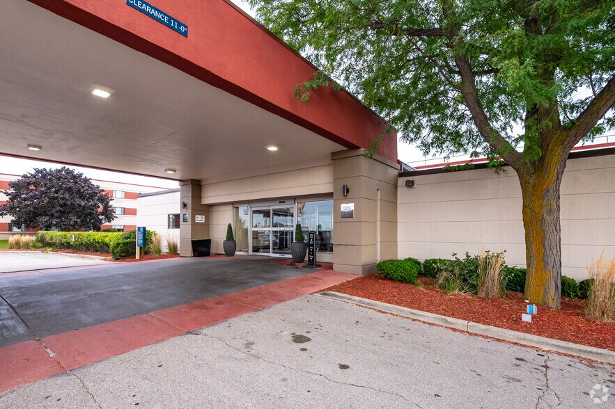 More Photos Of 5311 S Howell Ave, Milwaukee Hotel For Sale