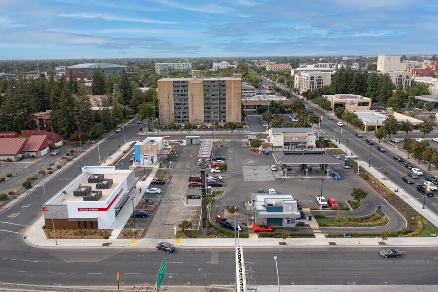 More Photos Of 17 W Washington St, Stockton Bank For Sale