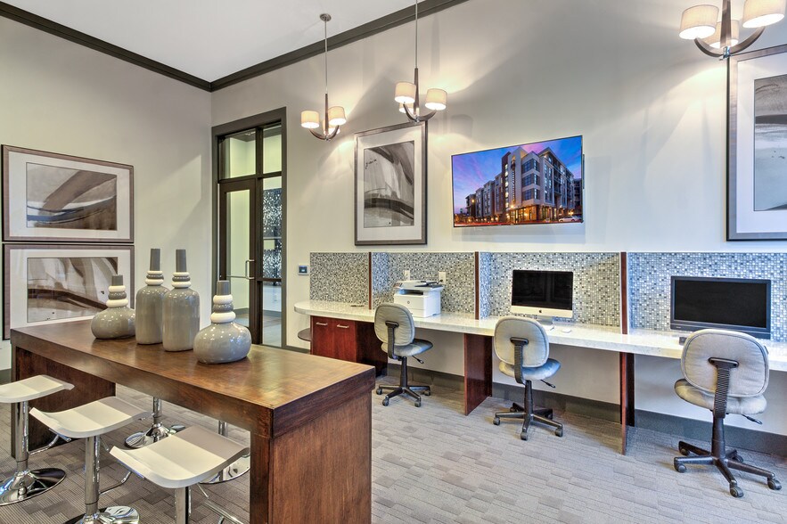 More Photos Of 1750 Camden Rd, Charlotte Apartments For Lease