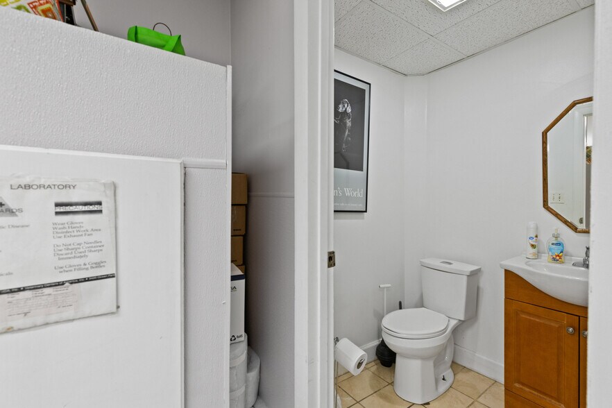 More Photos Of 5915 Belair Rd, Baltimore Veterinarian Kennel For Sale
