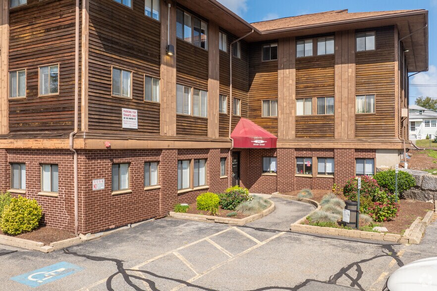 More Photos Of 210 Winter St, Weymouth Office For Lease