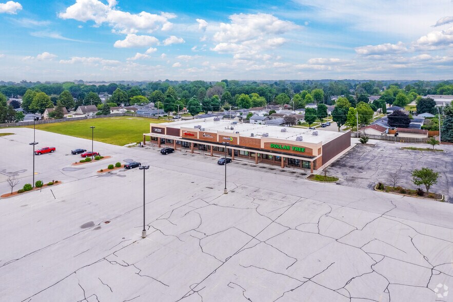 More Photos Of 2701-2711 S Business Dr, Sheboygan Freestanding For Sale