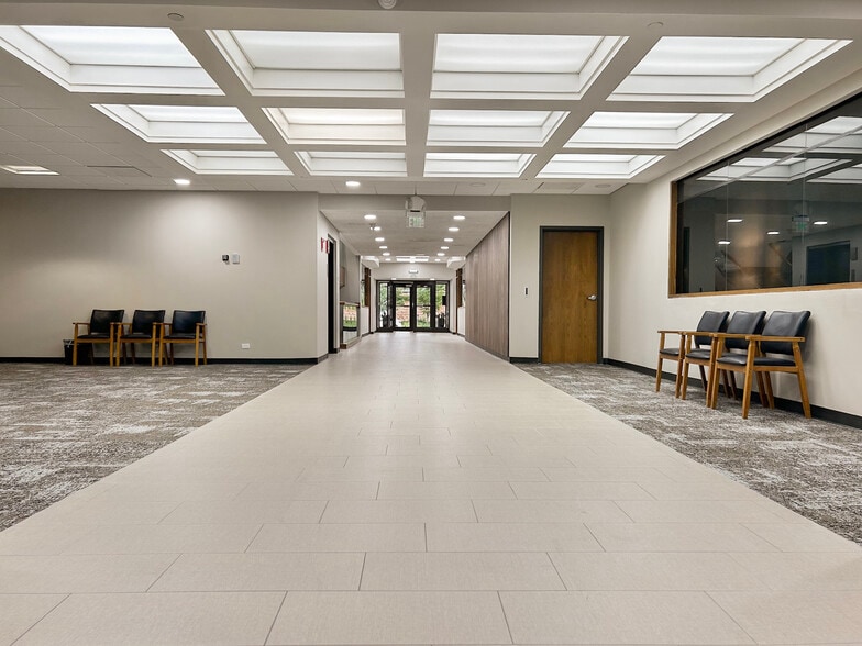 More Photos Of 333 Chestnut St, Hinsdale Medical For Lease