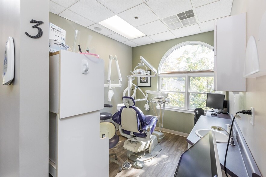 More Photos Of 504 Hamburg Tpke, Wayne Medical For Sale