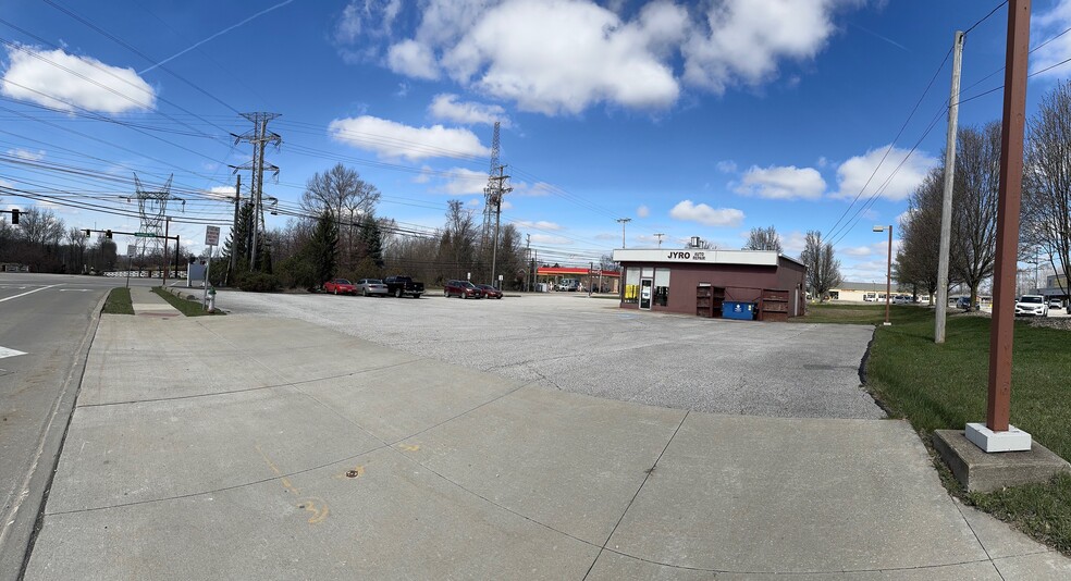 More Photos Of 10191 Northfield Rd, Northfield Freestanding For Sale