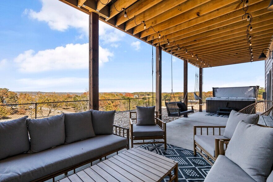 More Photos Of 129 Pioneer Peak, Kimberling City Specialty For Sale