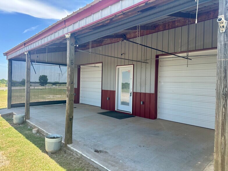More Photos Of 26229 W 180th St, Purcell General Retail For Sale