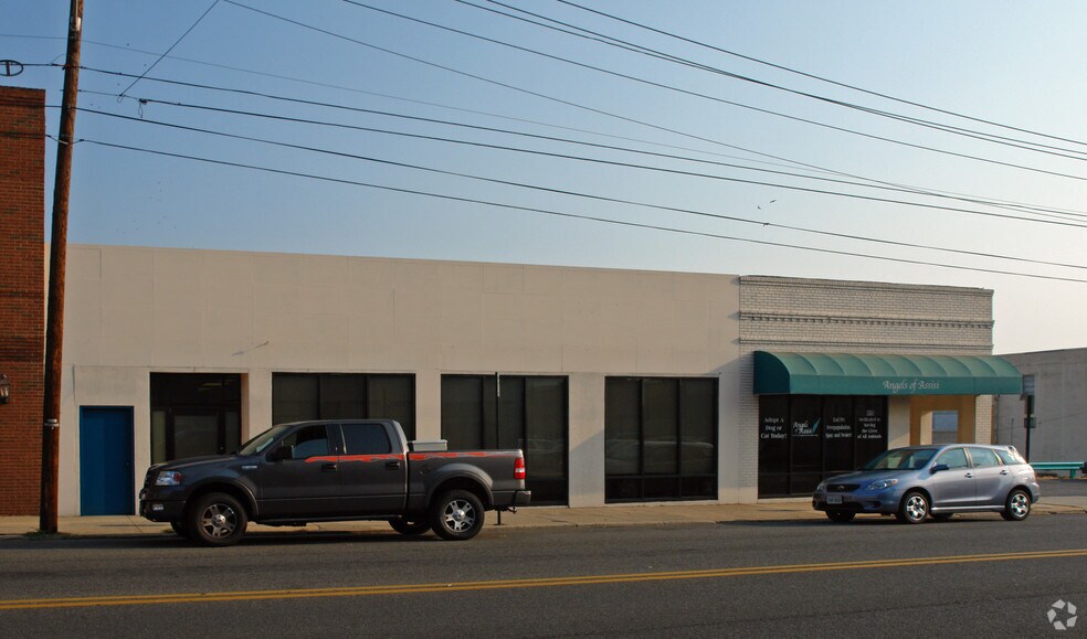 More Photos Of 415 Campbell Ave, Roanoke Veterinarian Kennel For Sale