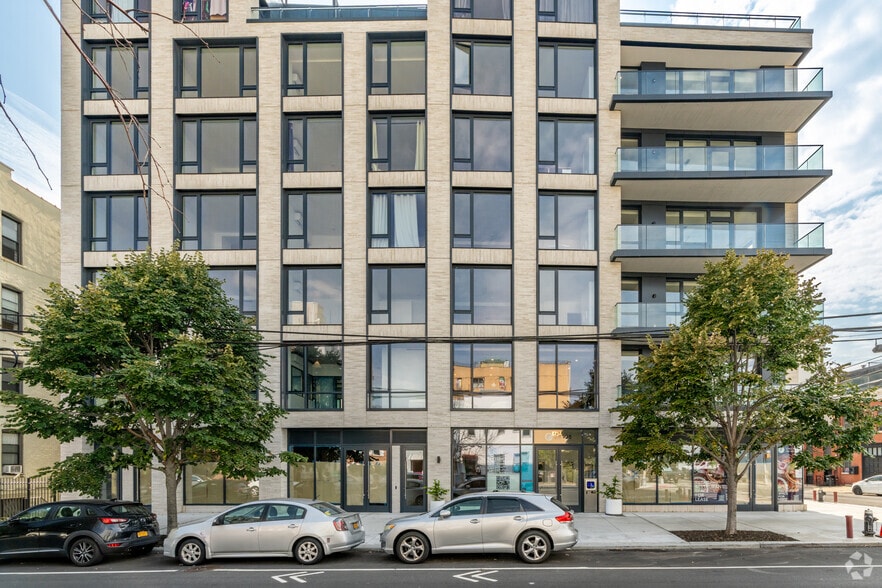 More Photos Of 2808 38th Ave, Long Island City Apartments For Lease