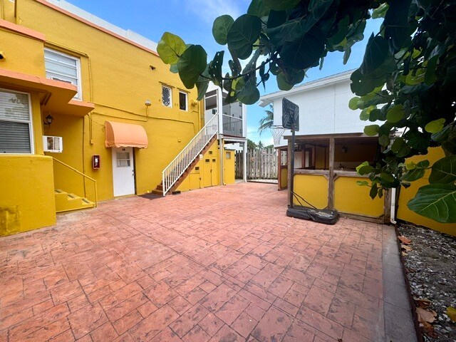 More Photos Of 300 Georgia St, Hollywood Apartments For Sale