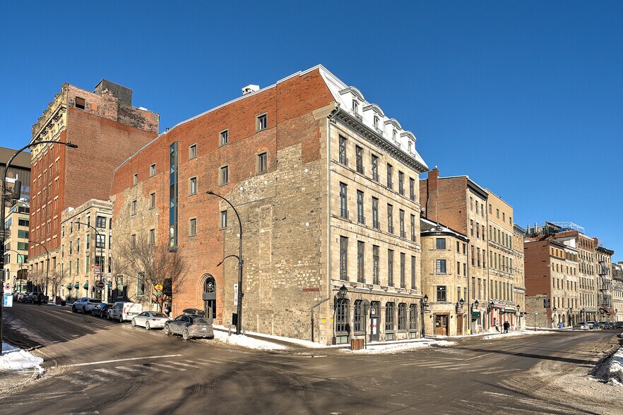 More Photos Of 3 Rue de la Commune E, Montréal Storefront Retail Residential For Sale