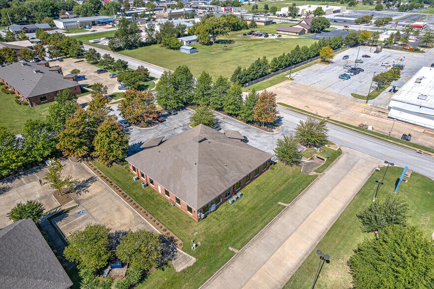 More Photos Of 1479 Executive Pl, Springdale Medical For Sale