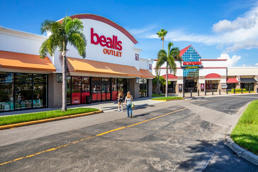 More Photos Of 2301 Del Prado Blvd S, Cape Coral Unknown For Lease