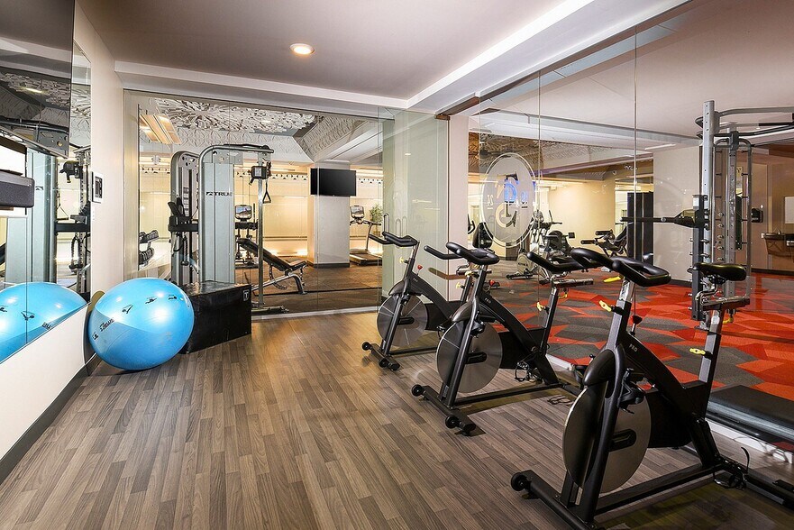 More Photos Of 99 W Saint Clair Ave, Cleveland Apartments For Lease