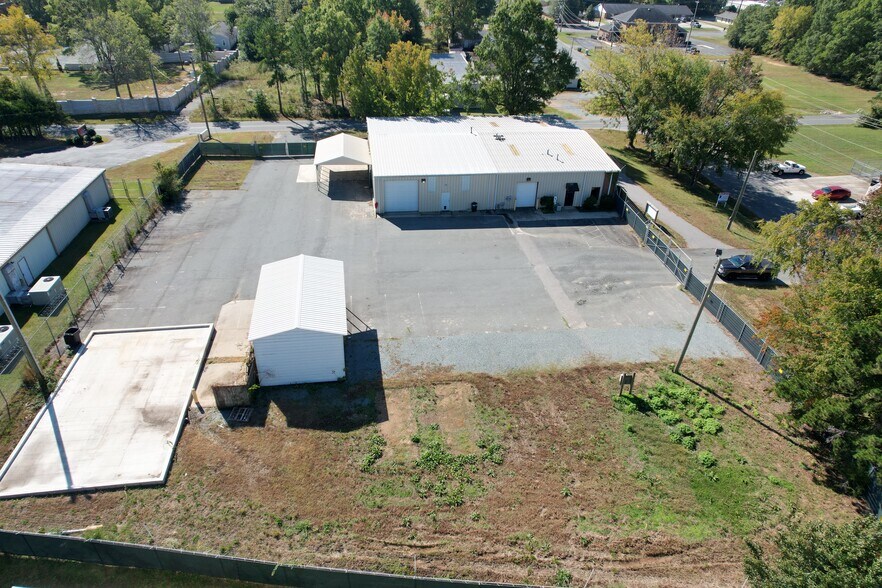 More Photos Of 1402 Miller St, Monroe Light Distribution For Lease