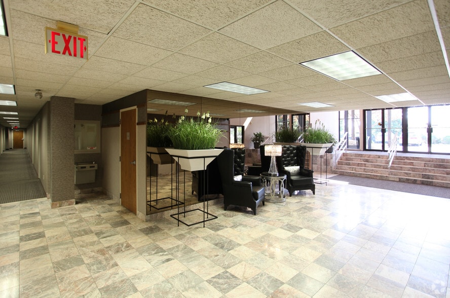 More Photos Of 7400 Metro Blvd, Edina Office For Lease