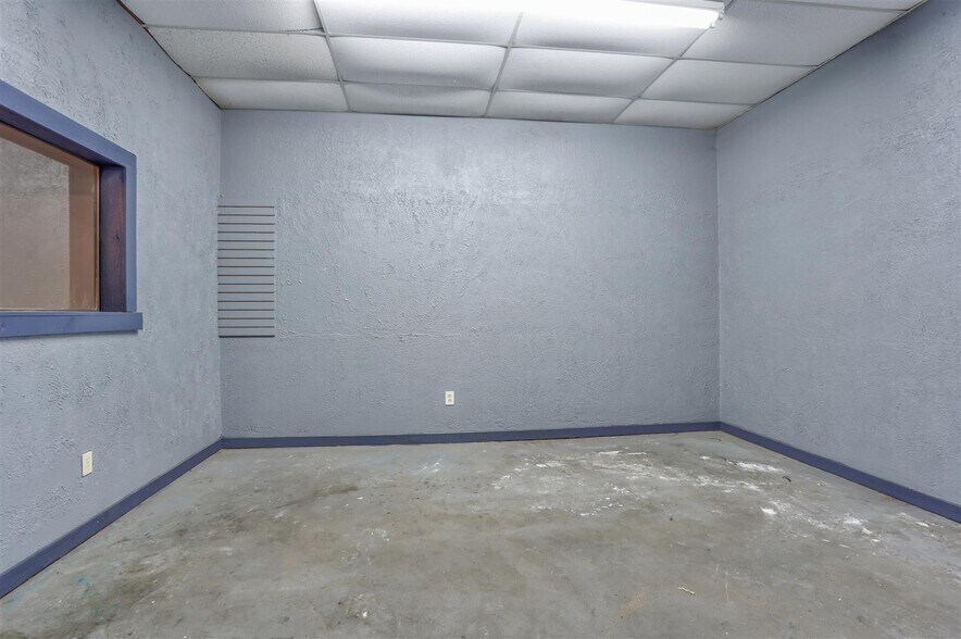 More Photos Of 6801 Highway Blvd, Katy Freestanding For Sale