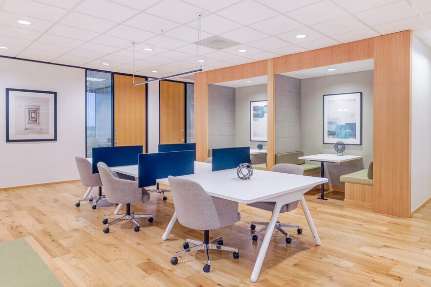 More Photos Of 2500 Wilcrest Dr, Houston Coworking Space