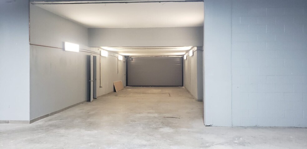 More Photos Of 17721 Sherman Way, Reseda Auto Repair For Sale