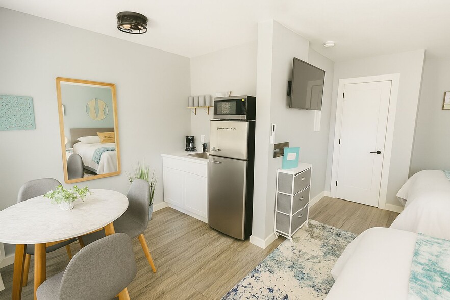 More Photos Of 1915 N Atlantic Ave, Daytona Beach Hotel For Sale