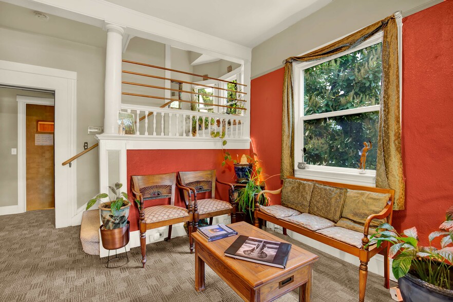 More Photos Of 1016 SE 12th Ave, Portland Office For Sale