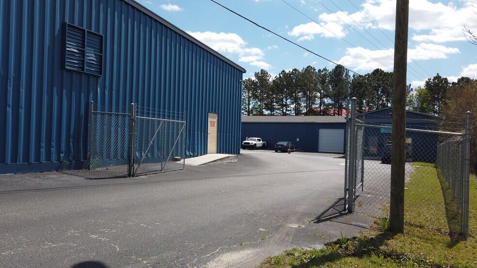 More Photos Of 1900 A Northside Industrial Blvd, Columbus Warehouse For Lease