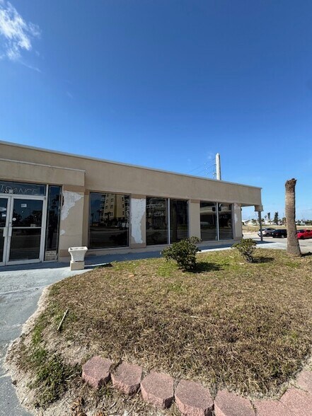 More Photos Of 2000 S Atlantic Ave, Daytona Beach General Retail For Sale