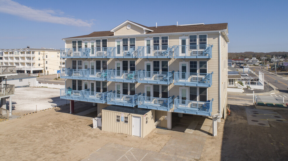 Primary Photo Of 145 Atlantic Ave, Westerly Hotel For Sale