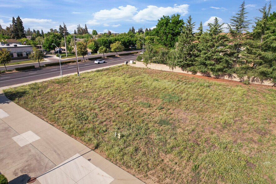 More Photos Of 2115 W Kettleman Ln, Lodi Land For Sale