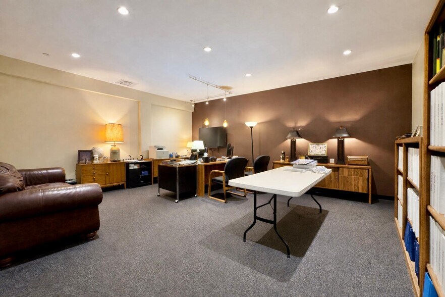 More Photos Of 1005 E Orangethorpe Ave, Anaheim Warehouse For Sale