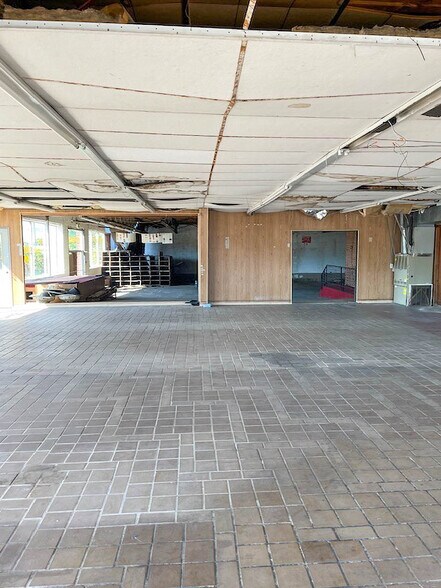 More Photos Of 530 Old Route 66, Saint Robert General Retail For Sale