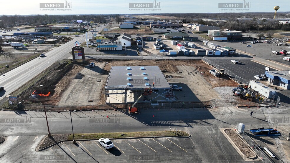 More Photos Of 1565-1585 S Jefferson Ave, Lebanon General Retail For Lease