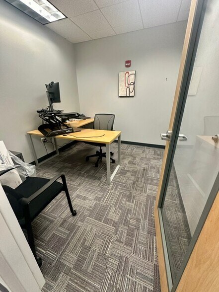 More Photos Of 23 Spring St, Scarborough Medical For Lease